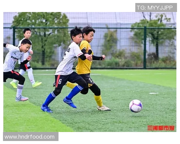 昔日辉煌如今黯淡无光状态低迷的足球明星们的困境与反思