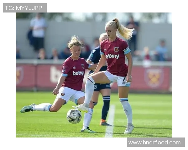 各大足球明星女球迷热爱足球的背后故事与她们的独特魅力分析